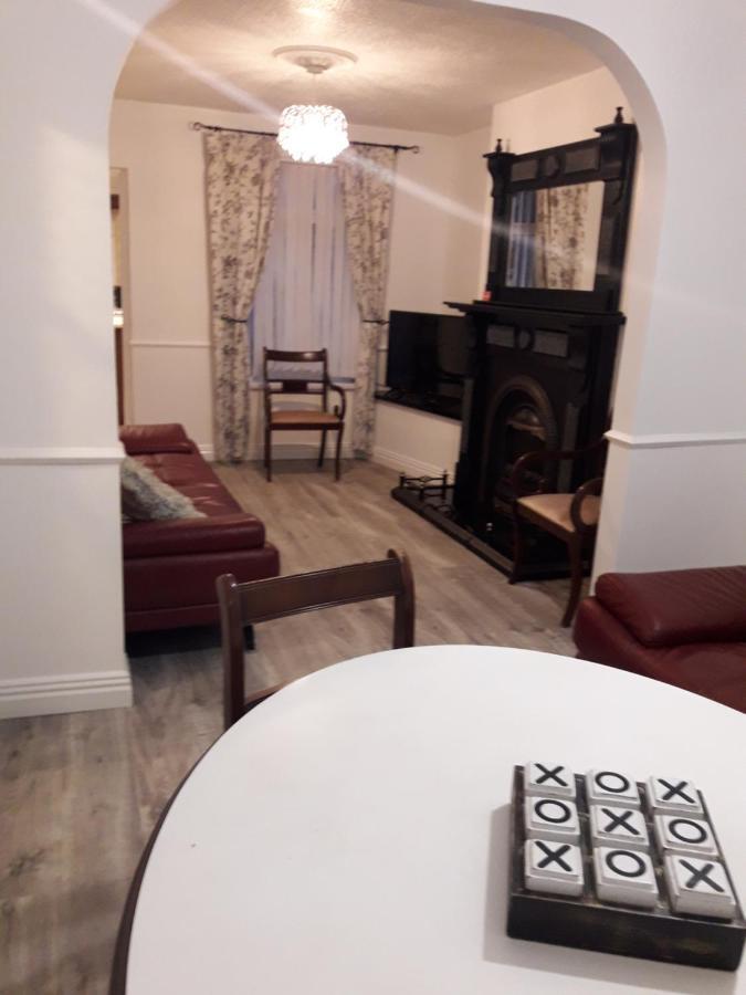 Ferienwohnung Cosy @ Coleraine Beside Train+Bus Station Exterior foto