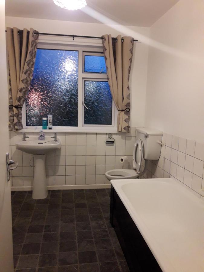 Ferienwohnung Cosy @ Coleraine Beside Train+Bus Station Exterior foto