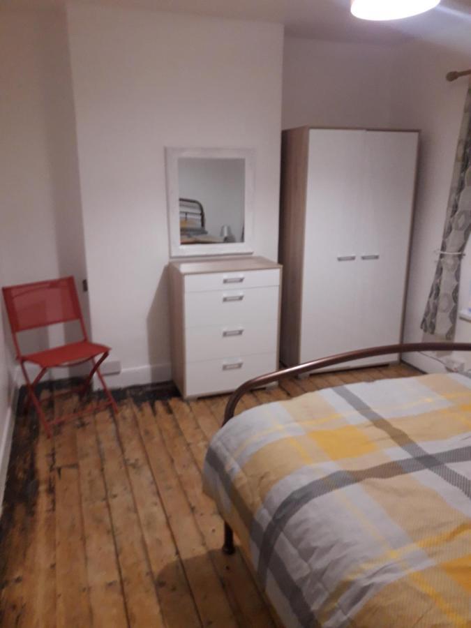 Ferienwohnung Cosy @ Coleraine Beside Train+Bus Station Exterior foto